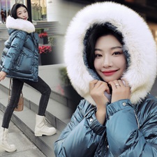 2021Winter new fashion casual temperament age reducing warmth comfortable with fox fur collar embroidery Down jacket